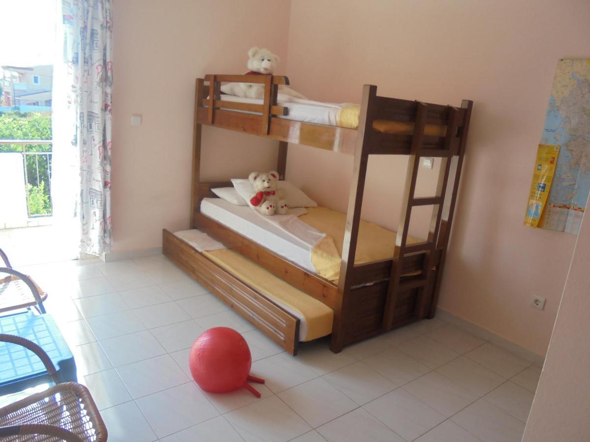 Апартаменты Kostas Family House Като-Ассос Экстерьер фото