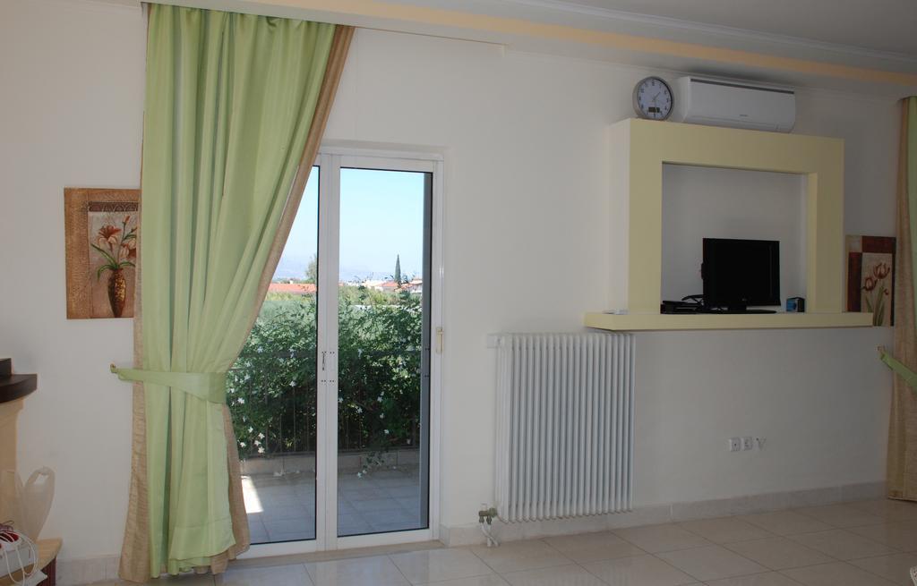 Апартаменты Kostas Family House Като-Ассос Экстерьер фото